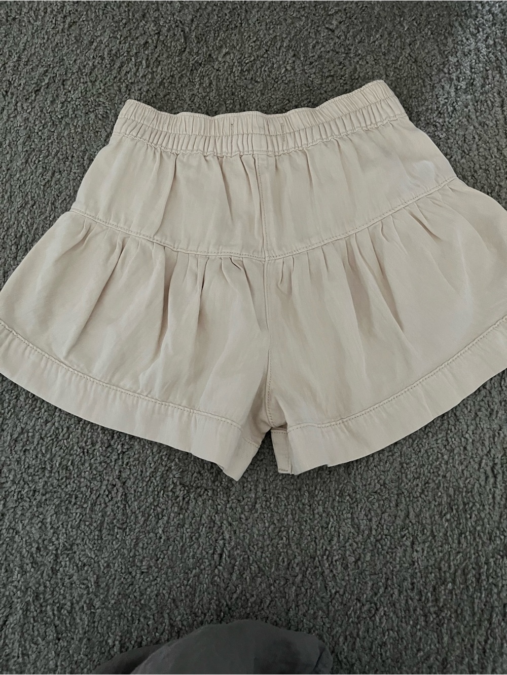 We The Free Cream Tiered Ruffle Elastic-Waist Women's Shorts